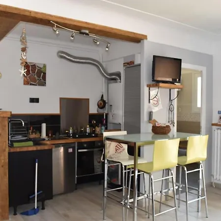 Au Coeur De La Fete Des Citrons De Мантон