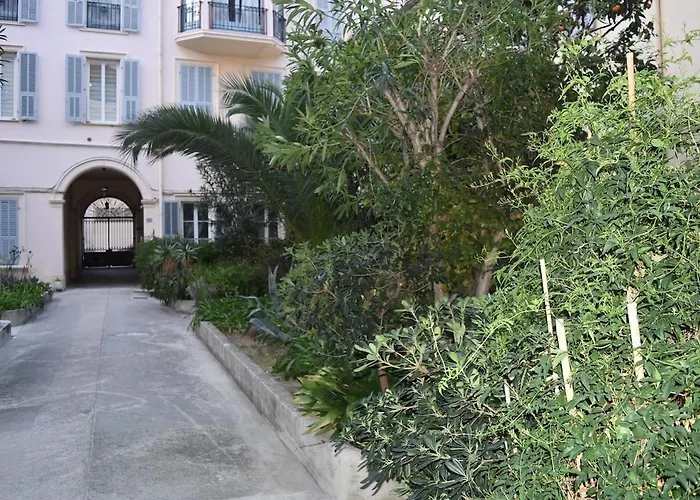 Au Coeur De La Fete Des Citrons De 멍똥