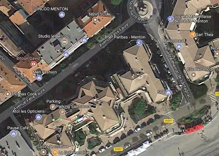 Au Coeur De La Fete Des Citrons De 아파트